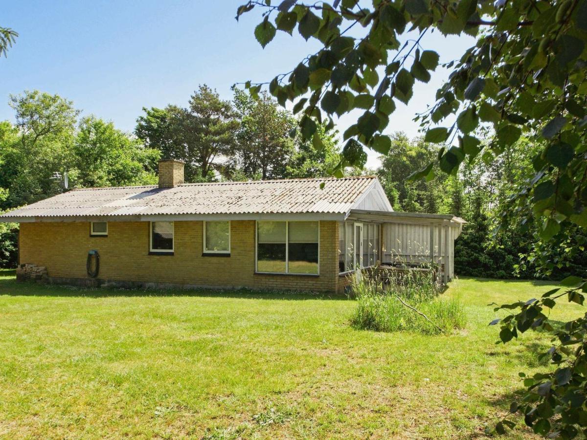 2 Person Holiday Home In Tarm Fjerbæk Extérieur photo